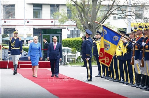 Thủ tướng Romania chủ trì lễ đón chính thức Thủ tướng Nguyễn Xuân Phúc